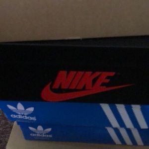 Meet your Posher, Cory